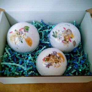 Three Fizzing Handmade Bath Bombs w/Dried Botanicals Gift Set Clean Fresh Scent